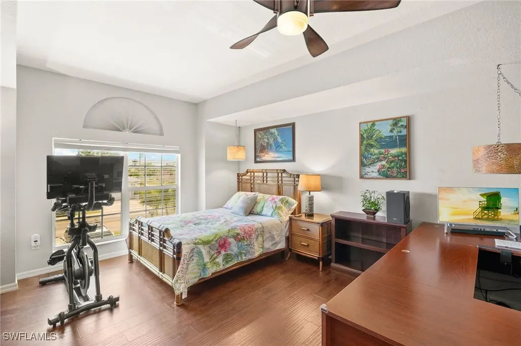 302 SE 8th Place Cape Coral FL 33990