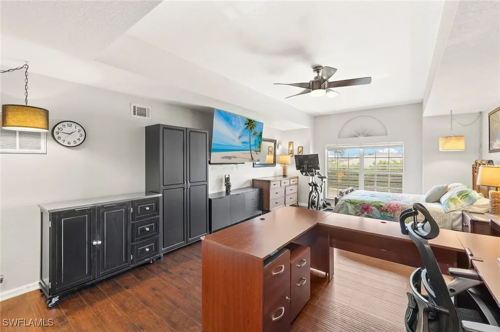 302 SE 8th Place Cape Coral FL 33990