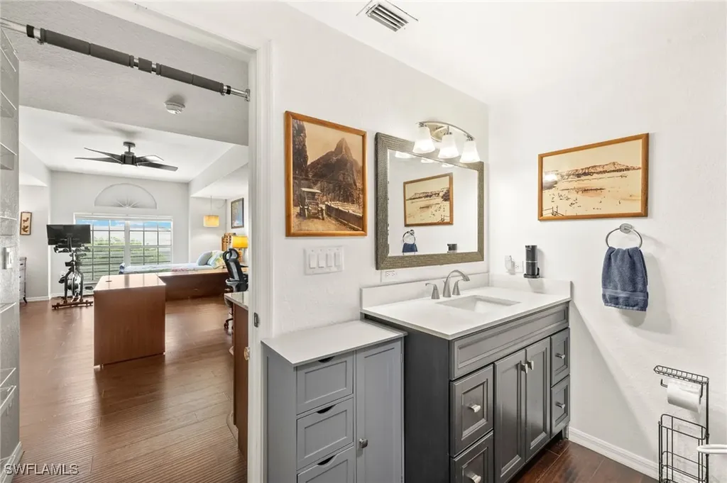 302 SE 8th Place Cape Coral FL 33990