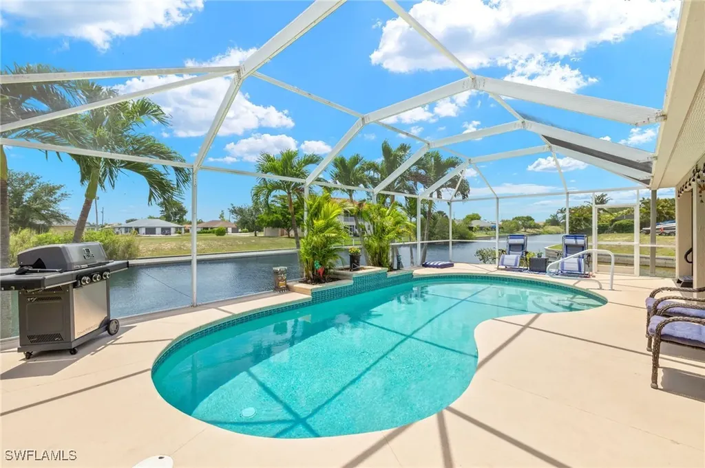 302 SE 8th Place Cape Coral FL 33990