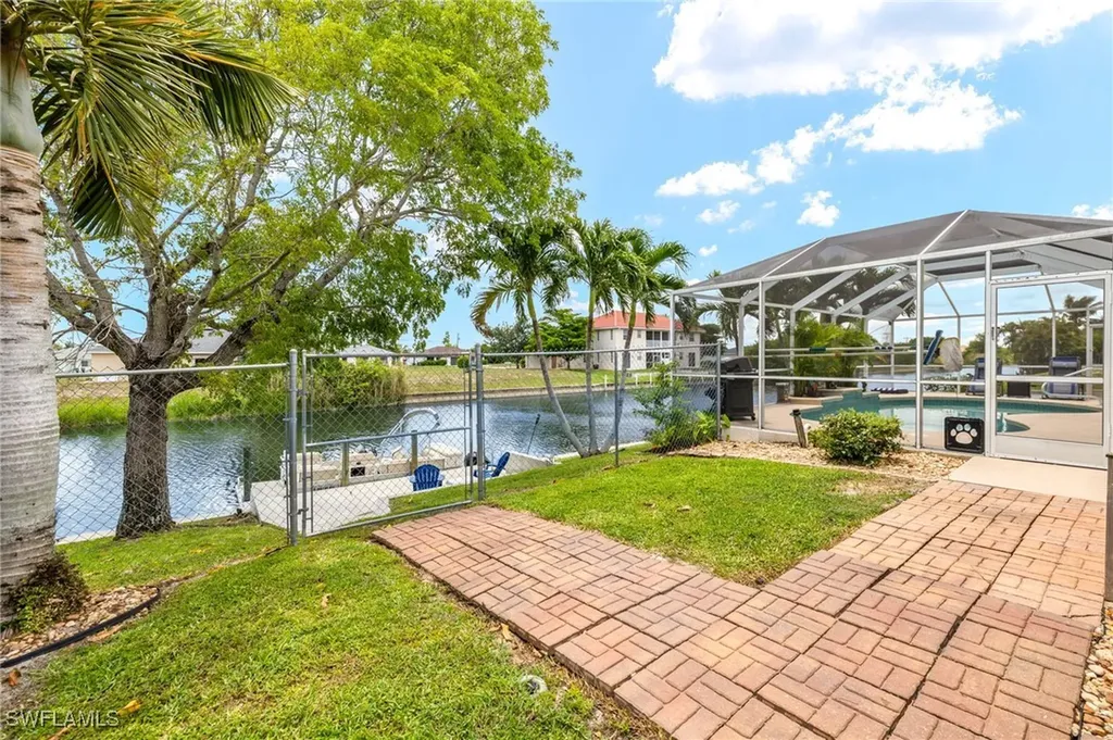 302 SE 8th Place Cape Coral FL 33990