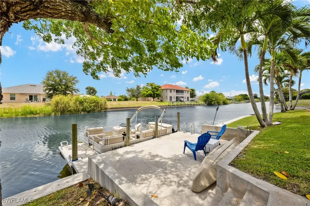302 SE 8th Place Cape Coral FL 33990