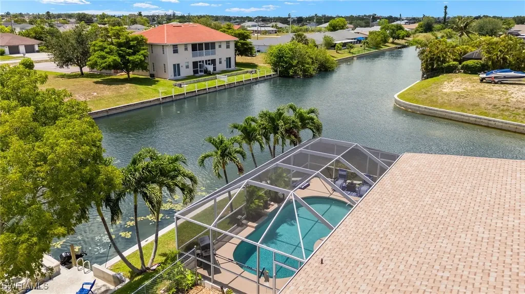 302 SE 8th Place Cape Coral FL 33990