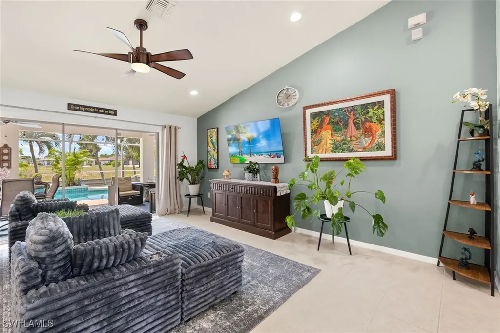302 SE 8th Place Cape Coral FL 33990