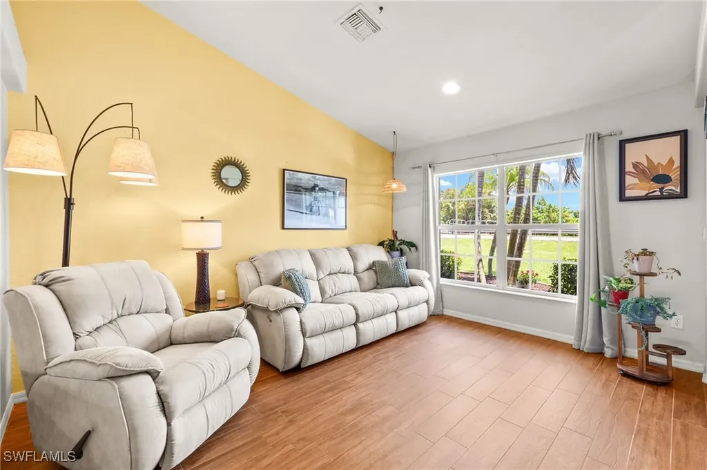 302 SE 8th Place Cape Coral FL 33990