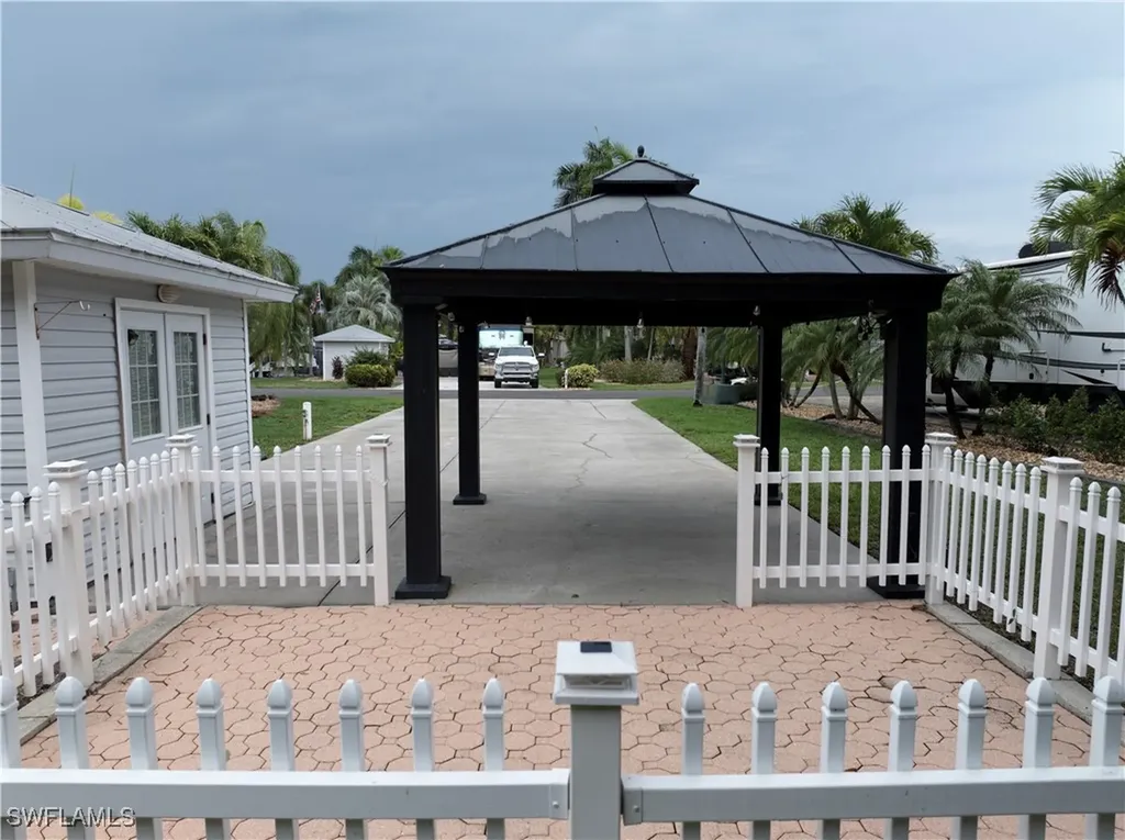 5850 Maplewood Court Fort Myers FL 33905