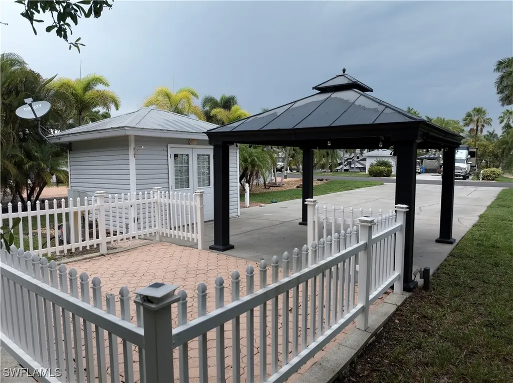 5850 Maplewood Court Fort Myers FL 33905