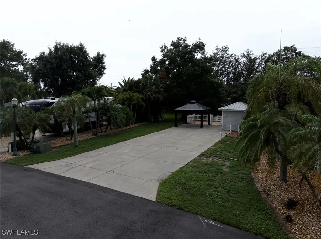 5850 Maplewood Court Fort Myers FL 33905