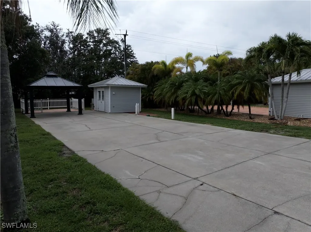 5850 Maplewood Court Fort Myers FL 33905