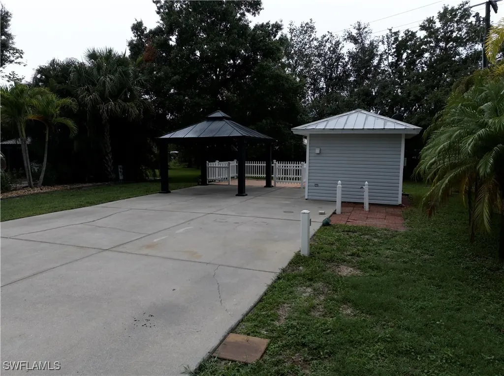 5850 Maplewood Court Fort Myers FL 33905