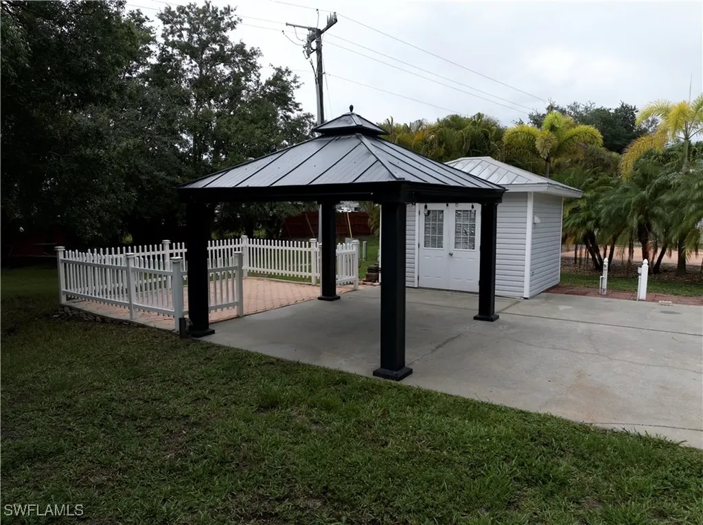 5850 Maplewood Court Fort Myers FL 33905