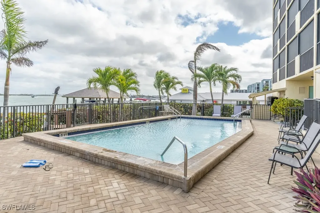 10 Tampa Place Marco Island FL 34145