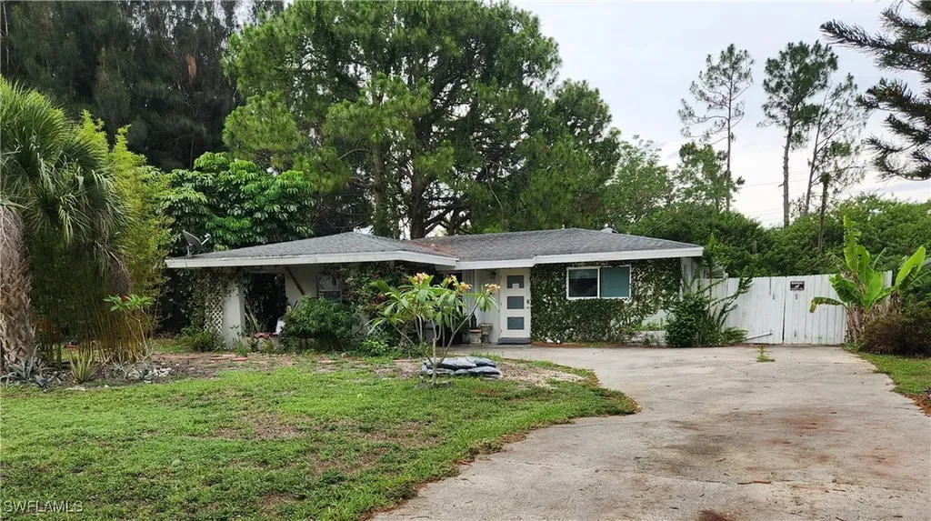 2206 Wyandotte Avenue Alva FL 33920