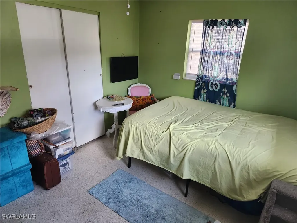 2206 Wyandotte Avenue Alva FL 33920