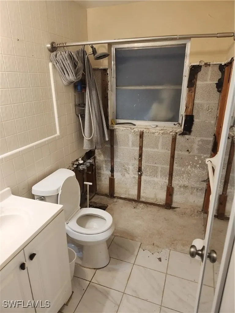 2206 Wyandotte Avenue Alva FL 33920