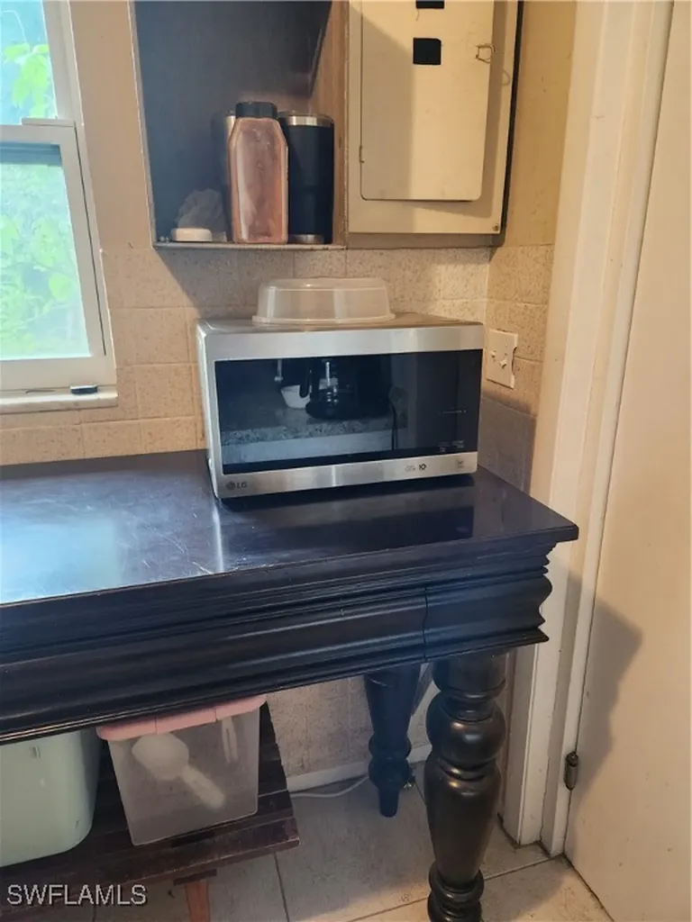 2206 Wyandotte Avenue Alva FL 33920