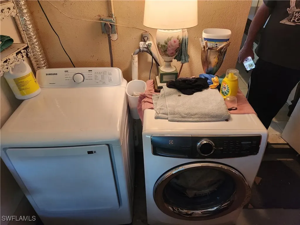 2206 Wyandotte Avenue Alva FL 33920