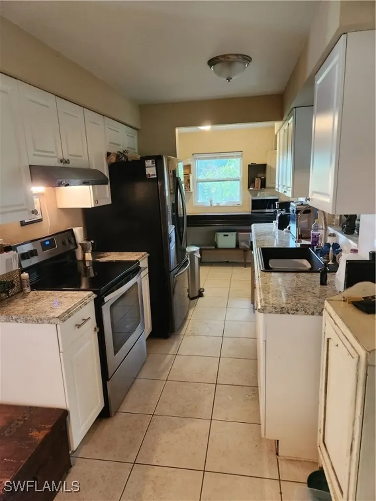 2206 Wyandotte Avenue Alva FL 33920