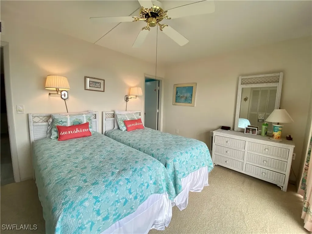10851 Gulfshore Drive Naples FL 34108-3004