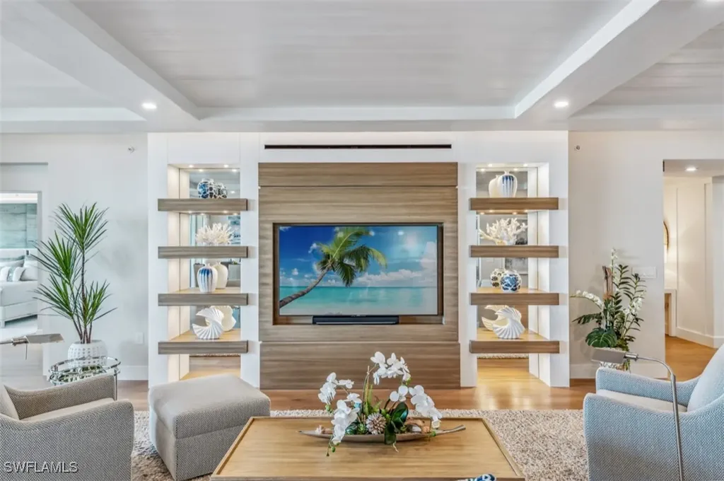 13915 Old Coast Road Naples FL 34110