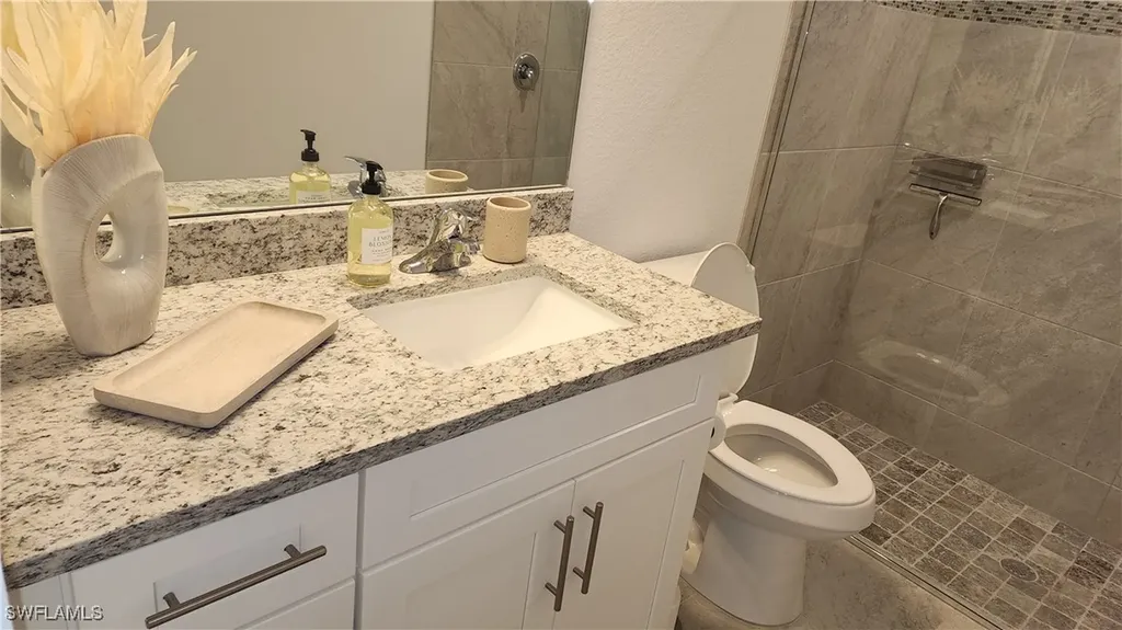 702 NW 30th Place Cape Coral FL 33993