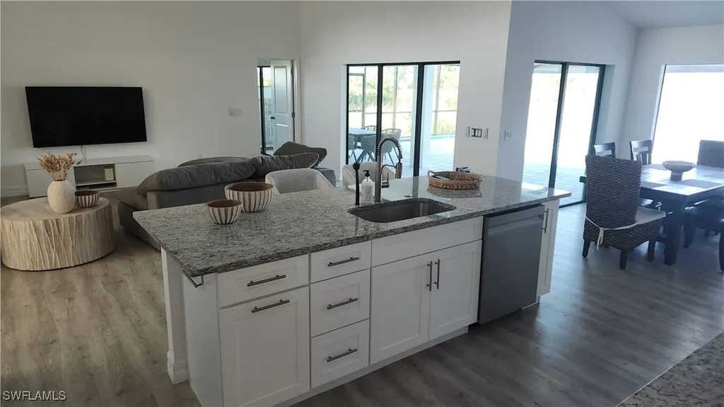 702 NW 30th Place Cape Coral FL 33993