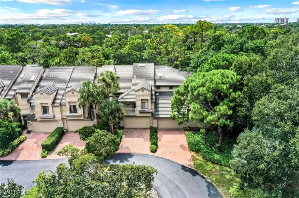 27100 Oakwood Lake Drive Bonita Springs FL 34134