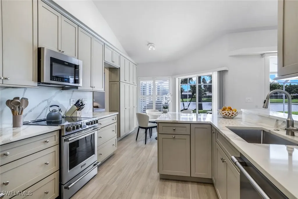 914 Marble Drive Naples FL 34104