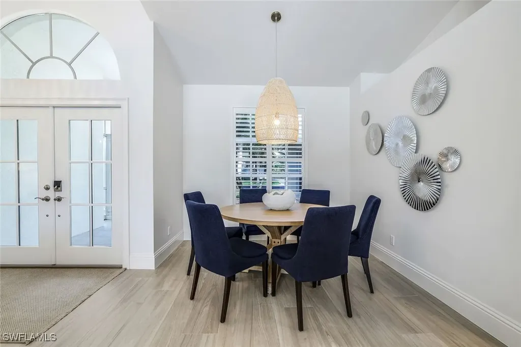 914 Marble Drive Naples FL 34104