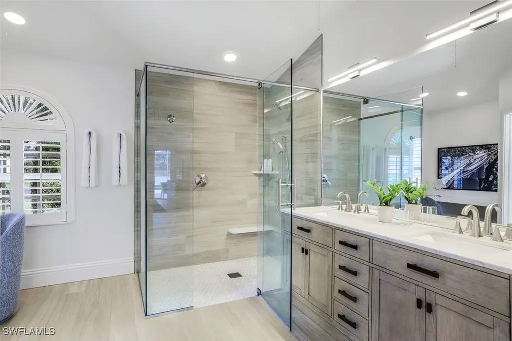 914 Marble Drive Naples FL 34104