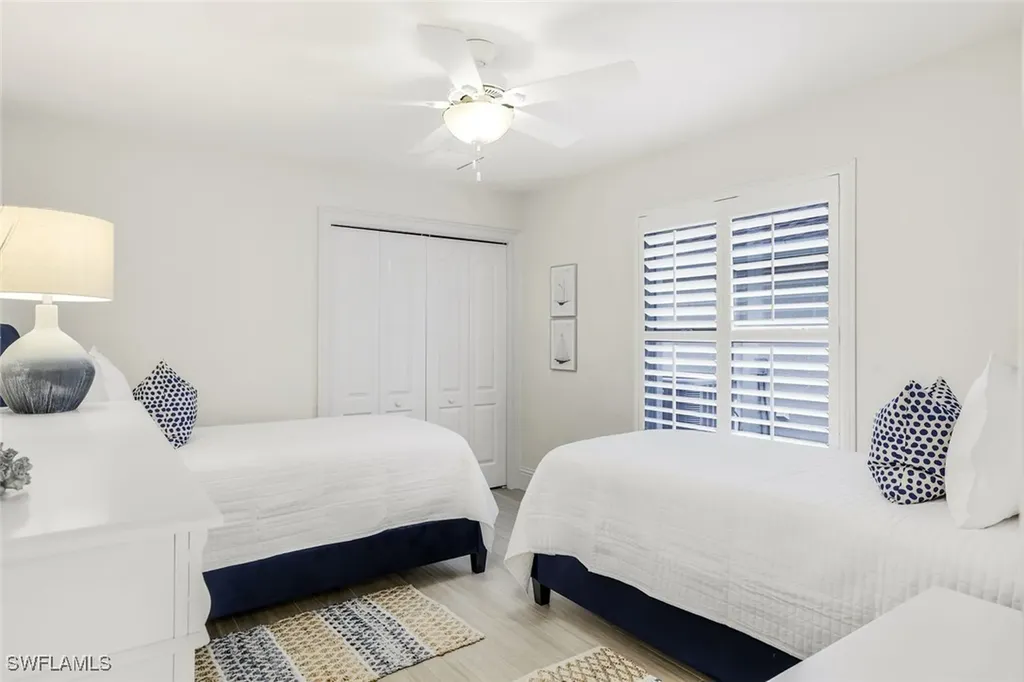 914 Marble Drive Naples FL 34104