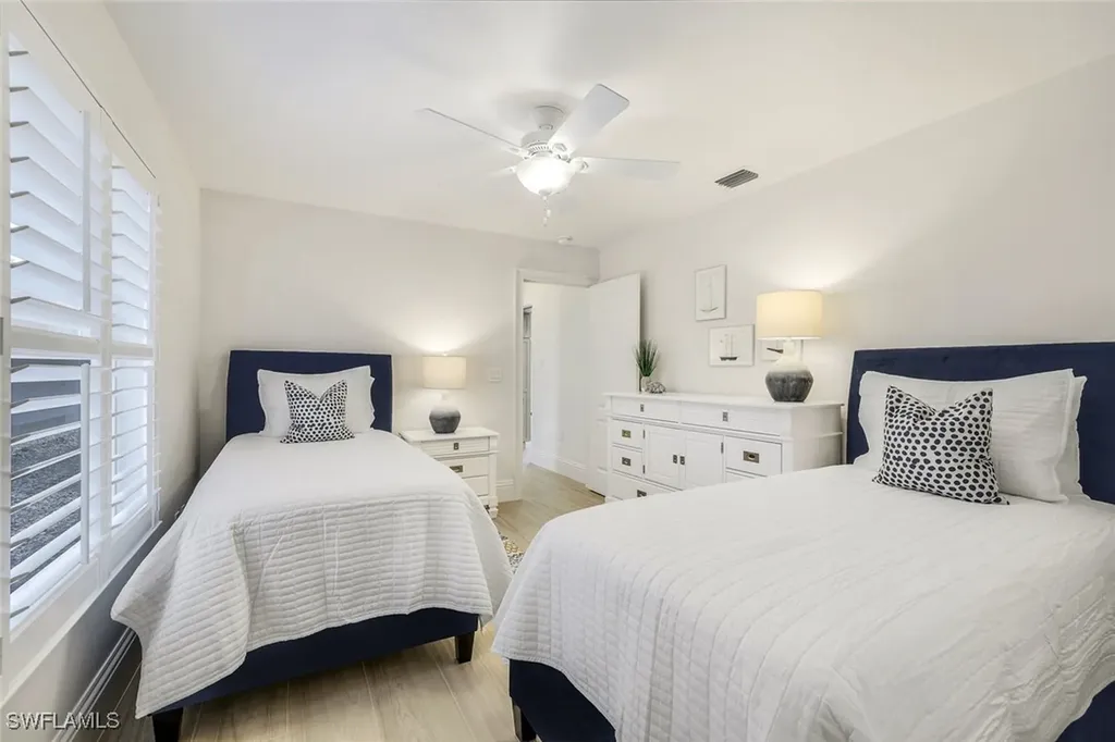 914 Marble Drive Naples FL 34104