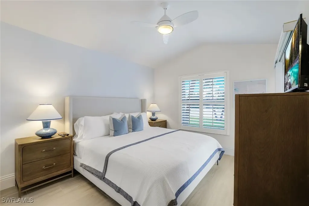 914 Marble Drive Naples FL 34104