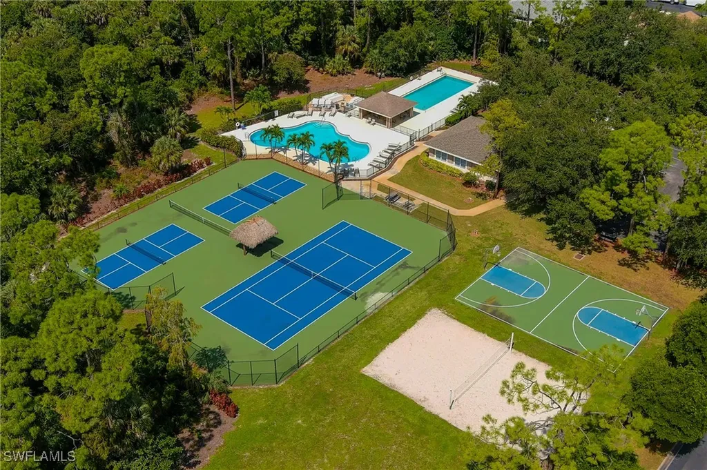 914 Marble Drive Naples FL 34104