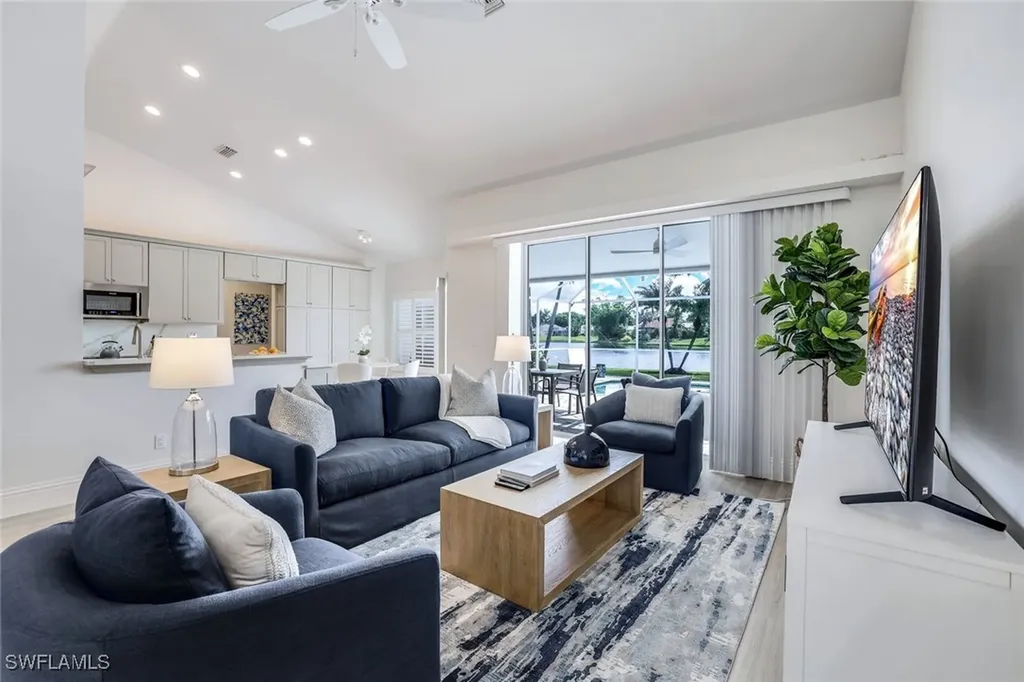 914 Marble Drive Naples FL 34104