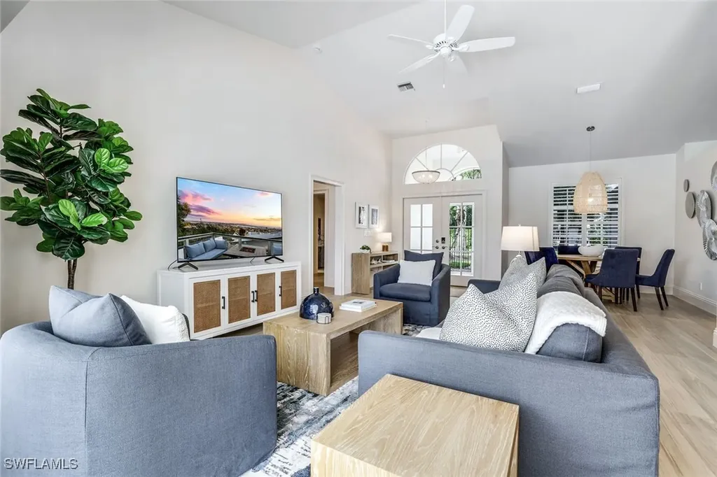 914 Marble Drive Naples FL 34104