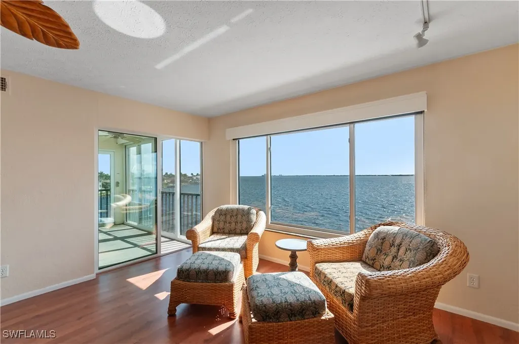 4015 SE 20th Place Cape Coral FL 33904