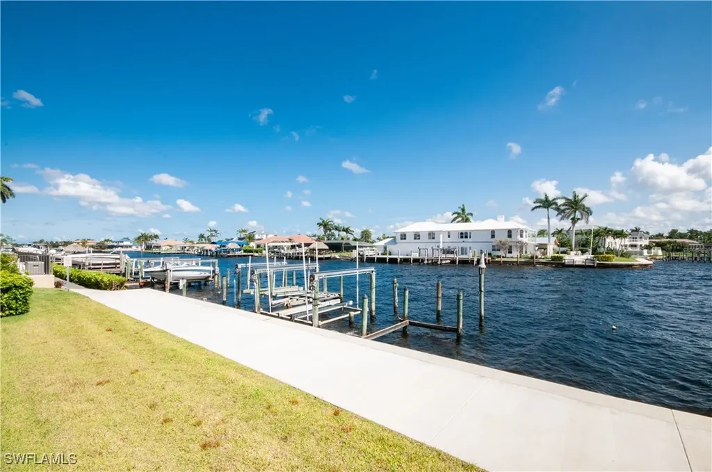 4015 SE 20th Place Cape Coral FL 33904