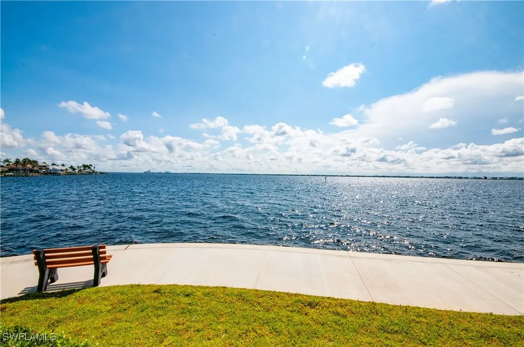 4015 SE 20th Place Cape Coral FL 33904