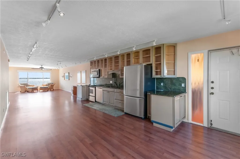 4015 SE 20th Place Cape Coral FL 33904