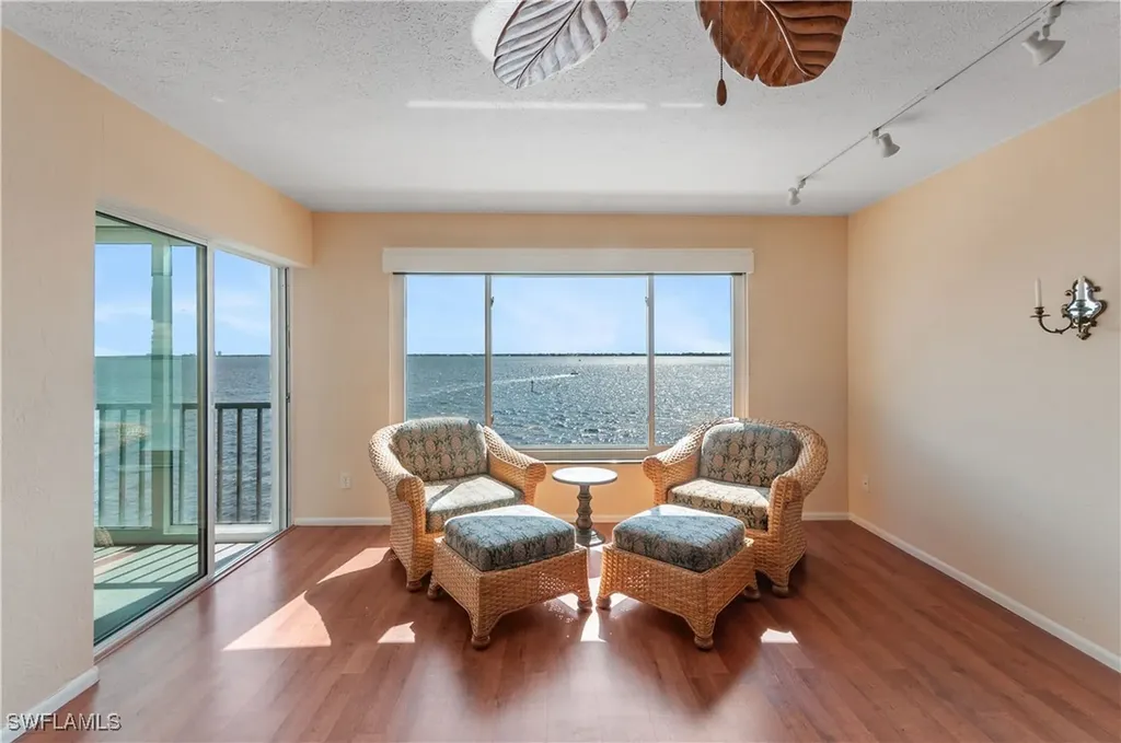 4015 SE 20th Place Cape Coral FL 33904