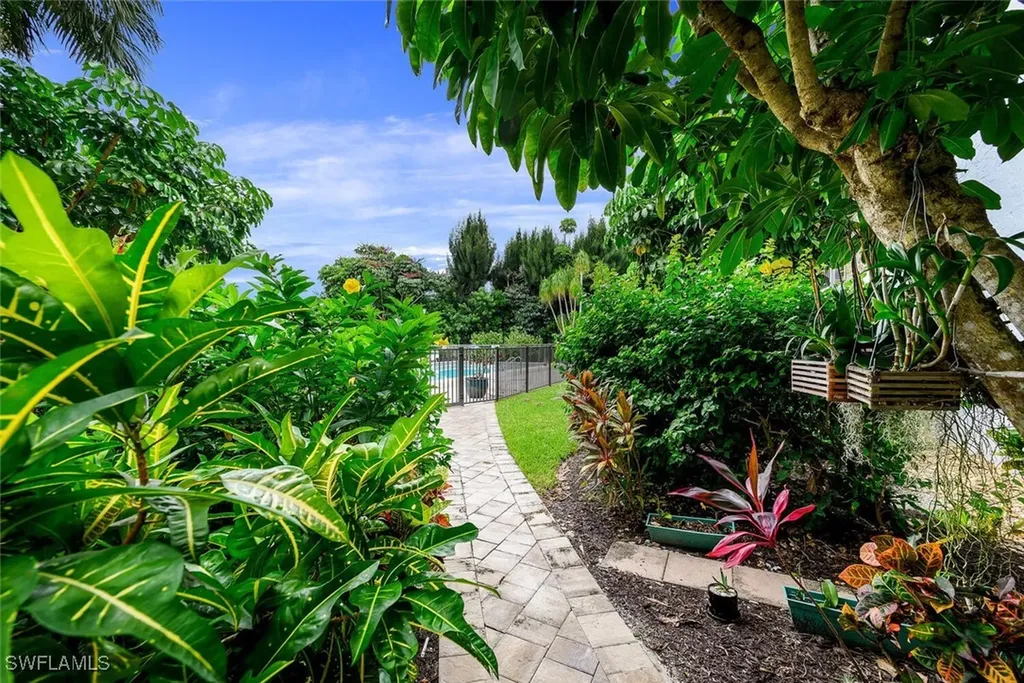 3030 Binnacle Drive Naples FL 34103