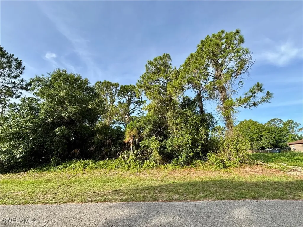 5051 W Tradewinds Circle Labelle FL 33935