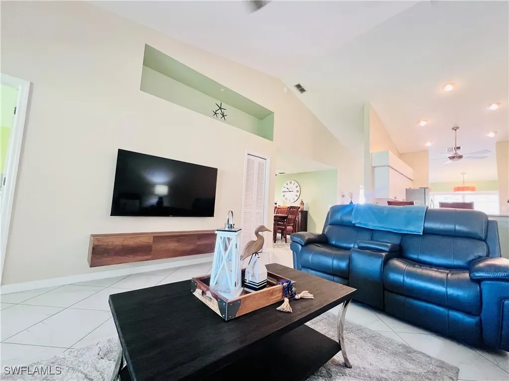 8073 Panther Trail Naples FL 34113
