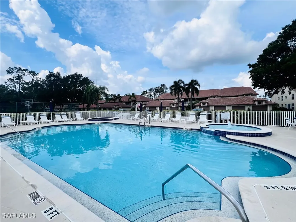 8073 Panther Trail Naples FL 34113