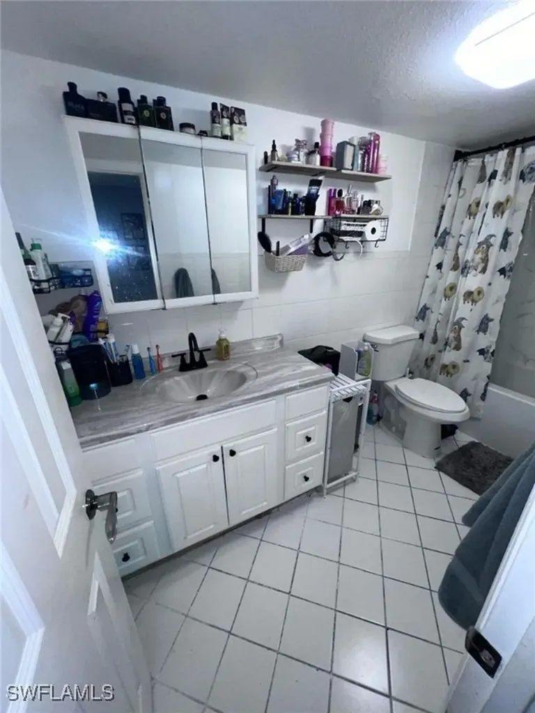 6930 Miami Gardens Drive Hialeah FL 33015
