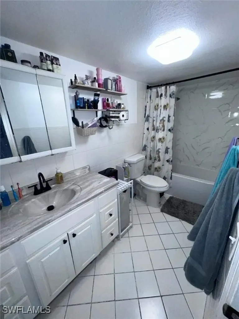 6930 Miami Gardens Drive Hialeah FL 33015