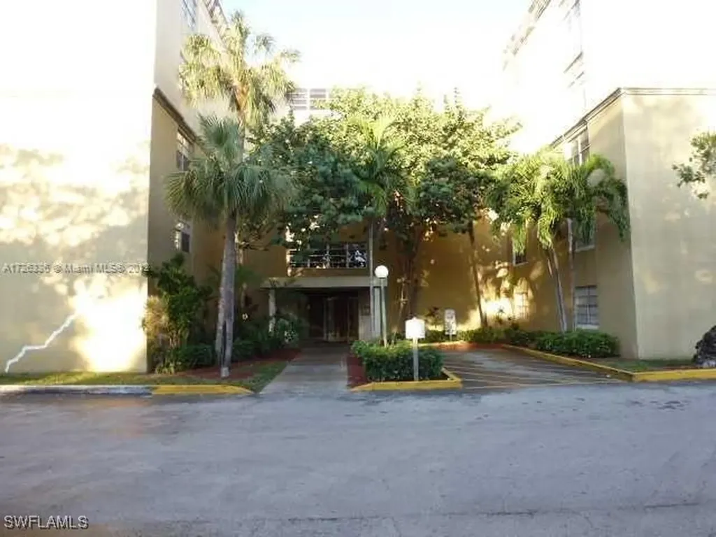 6930 Miami Gardens Drive Hialeah FL 33015