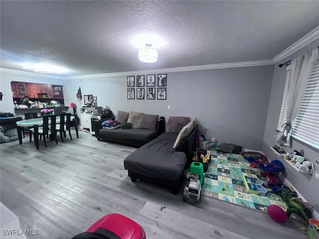6930 Miami Gardens Drive Hialeah FL 33015