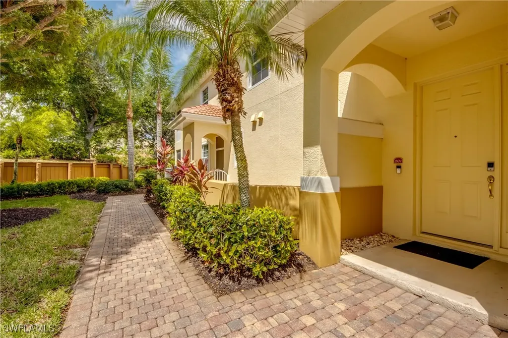 5912 Tarpon Gardens Circle Cape Coral FL 33914